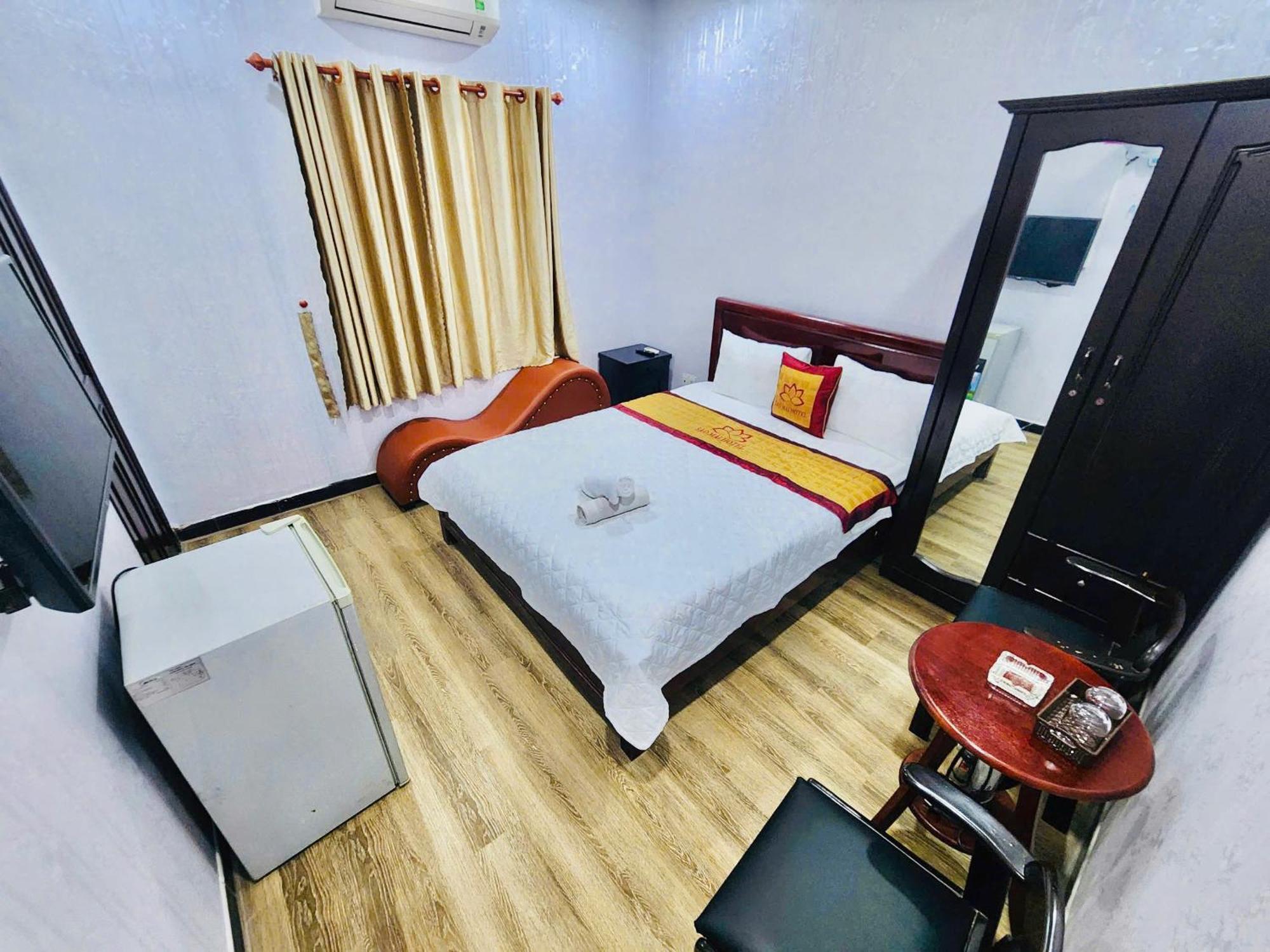 Khach San Sao Mai Hotel Ho Chi Minh City Exterior photo